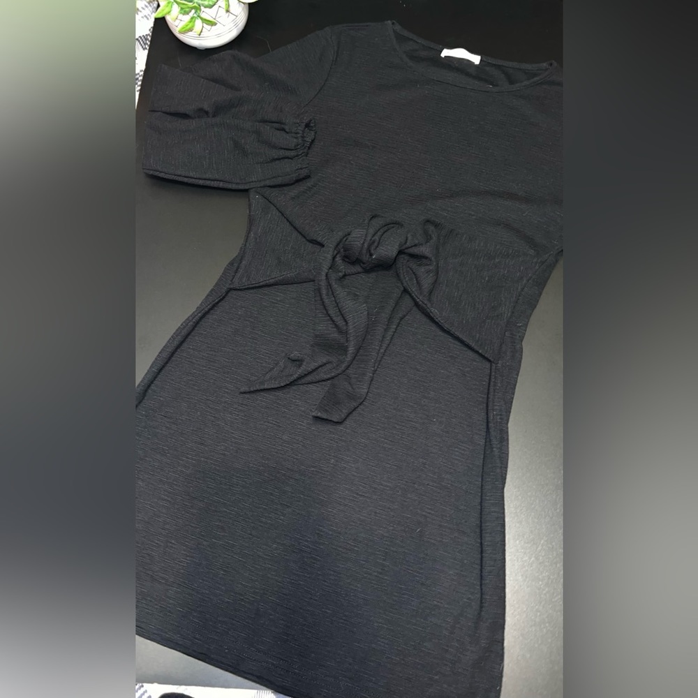 R Vivimos women’s knit tie front dress solid black size Medium EUC